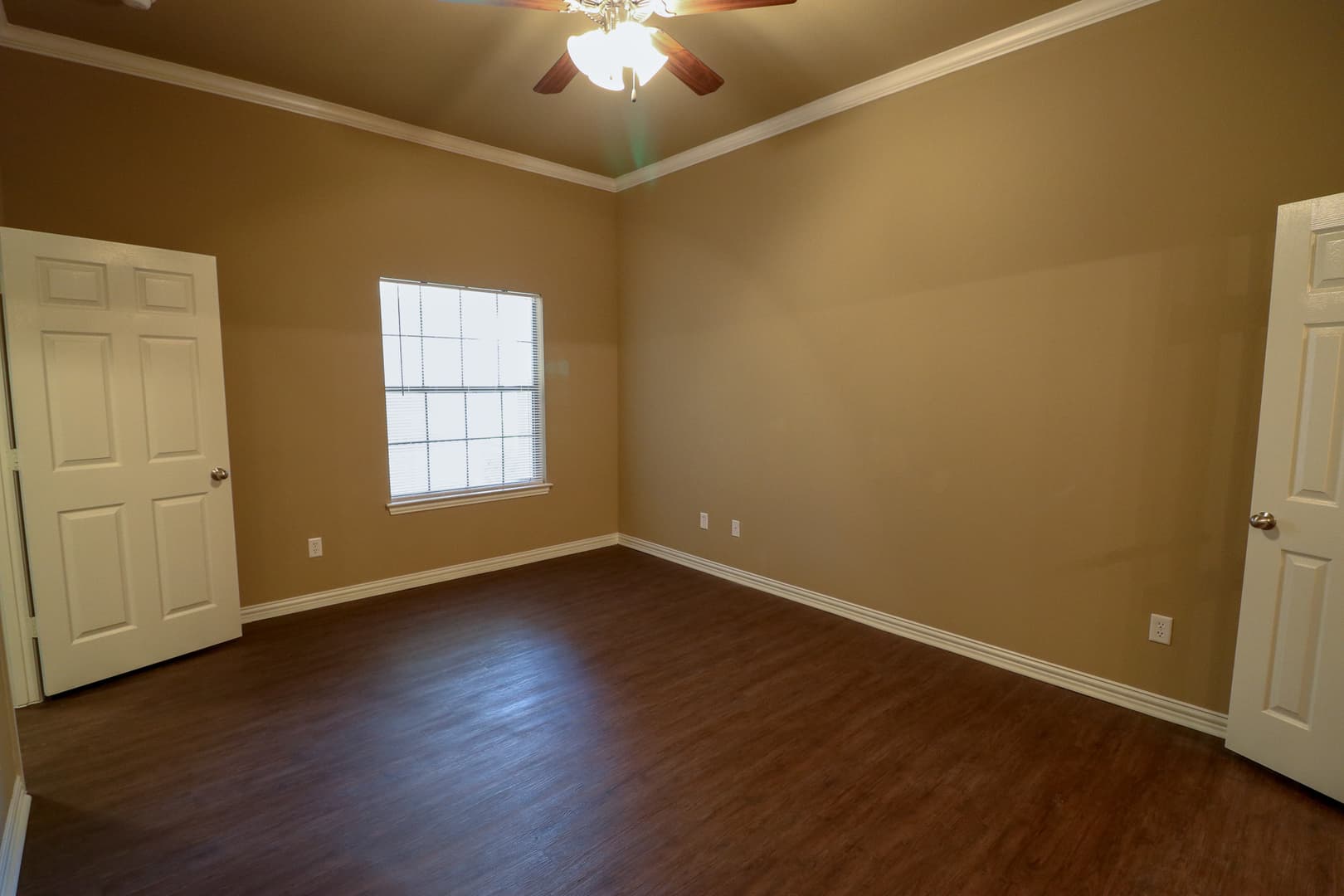 Robinson Apartment: 3001 Breton Street