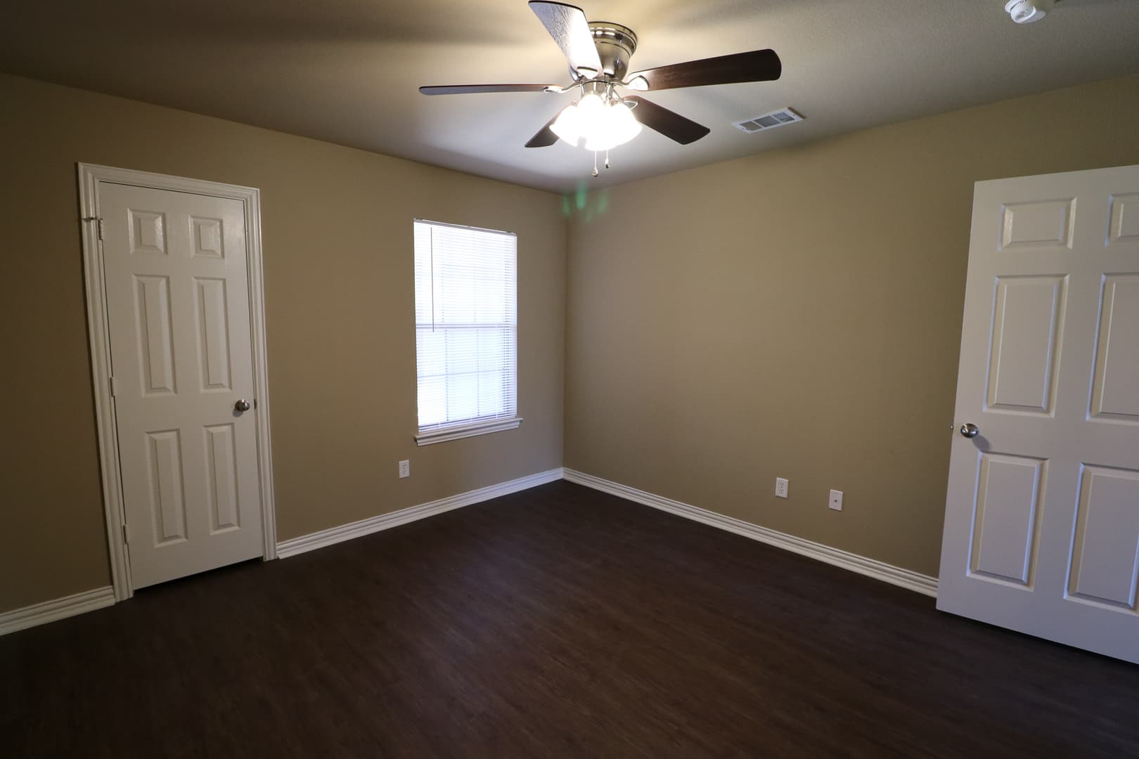 Robinson Apartment: 3001 Breton Street