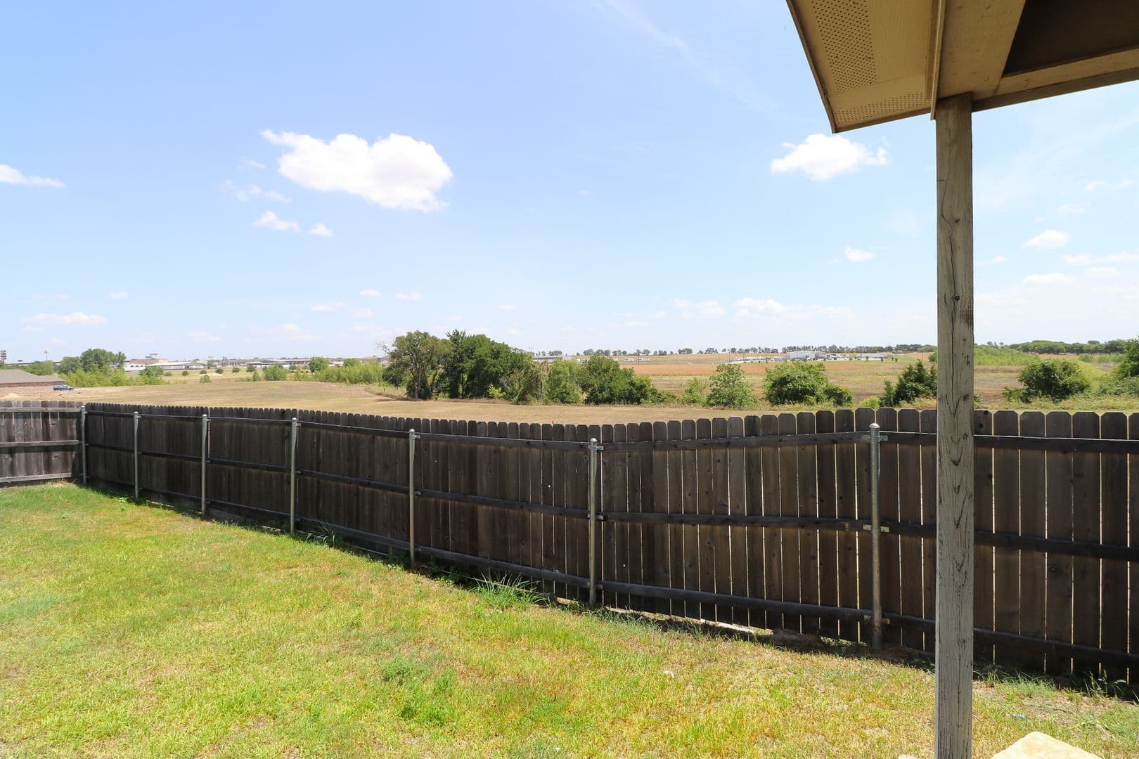 Robinson Apartment: 3001 Breton Street
