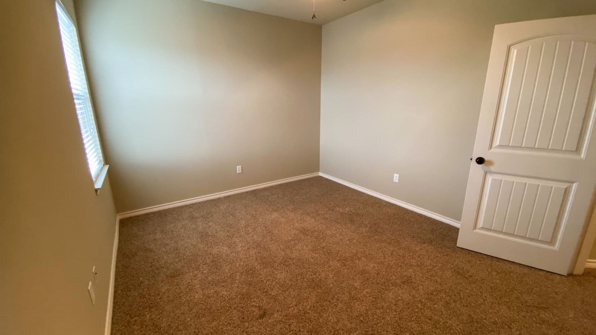 Robinson Apartment: 3132 Stallion Drive
