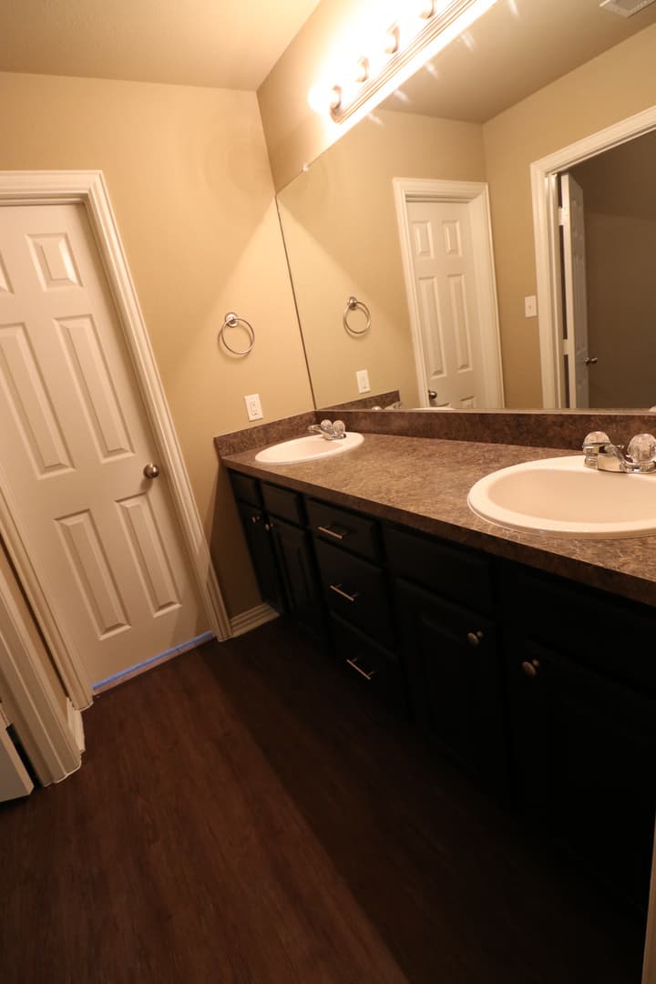 Robinson Apartment: 3001 Breton Street