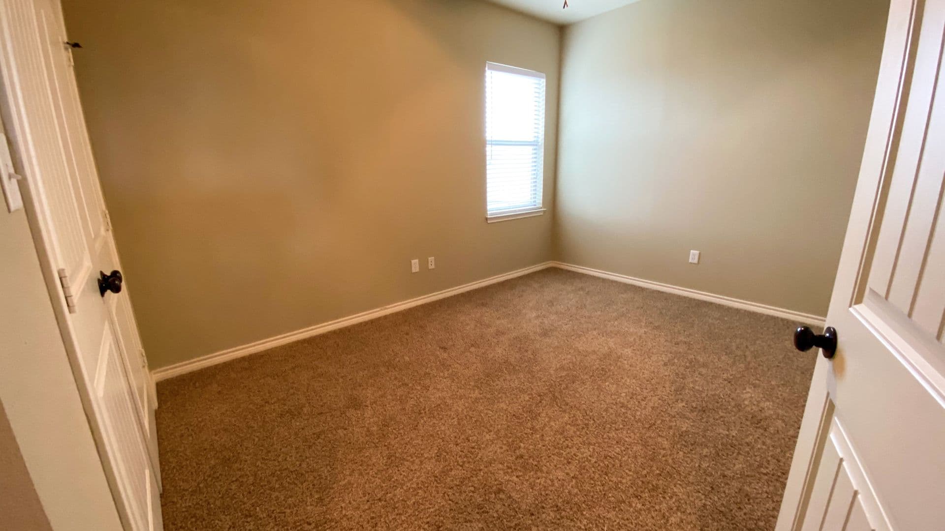 Robinson Apartment: 3132 Stallion Drive