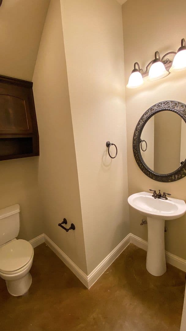 Robinson Apartment: 3132 Stallion Drive