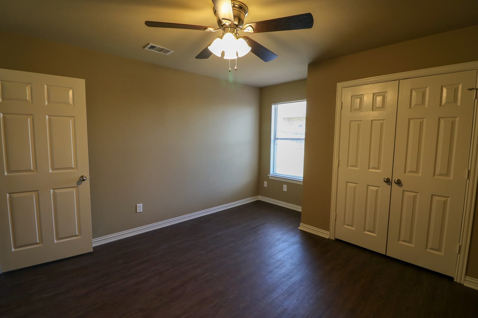 Robinson Apartment: 3001 Breton Street