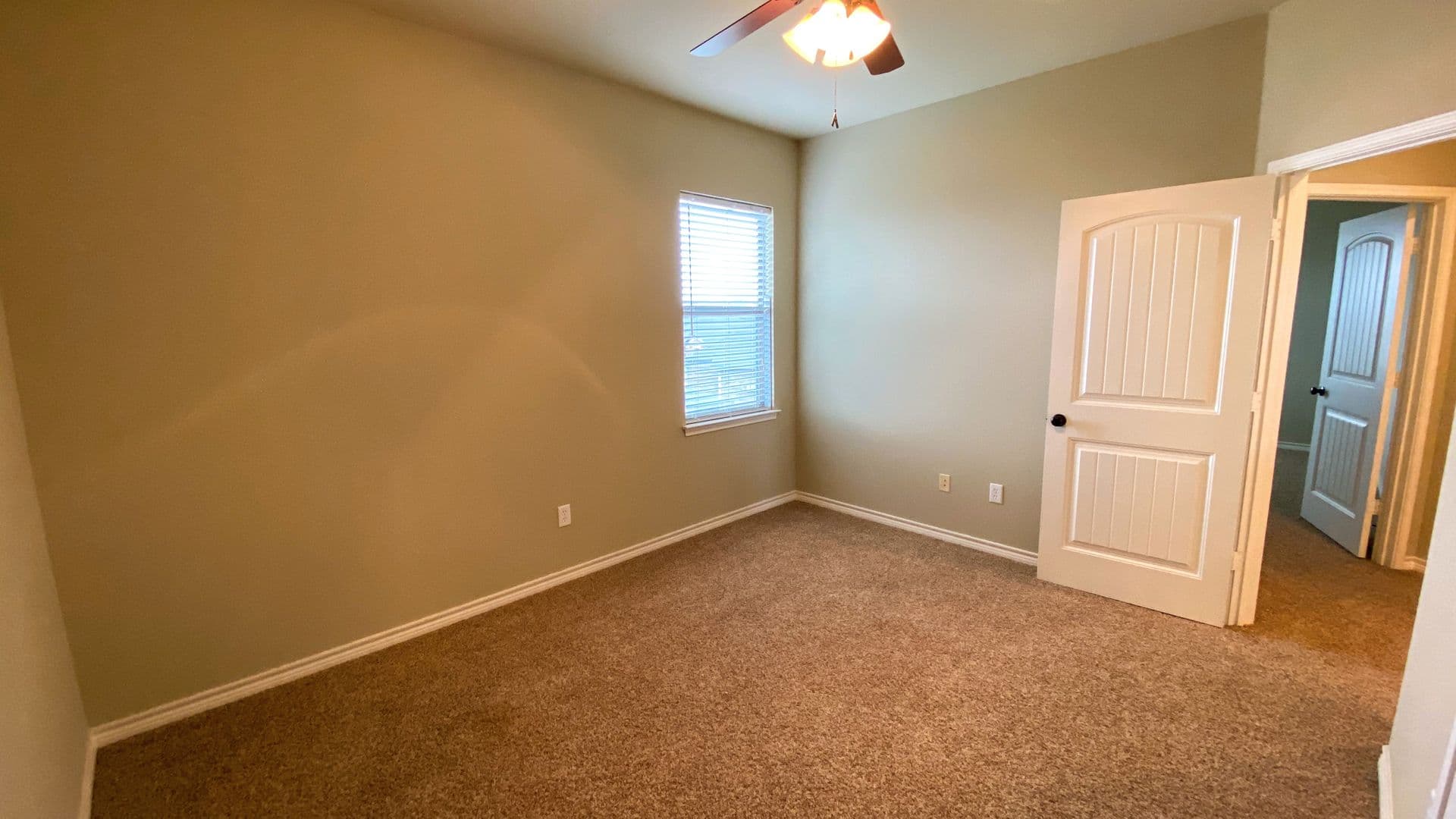 Robinson Apartment: 3132 Stallion Drive