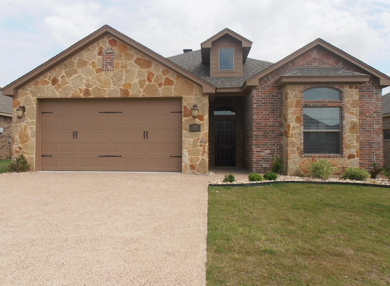 Robinson House: 3116 Silver Saddle Drive
