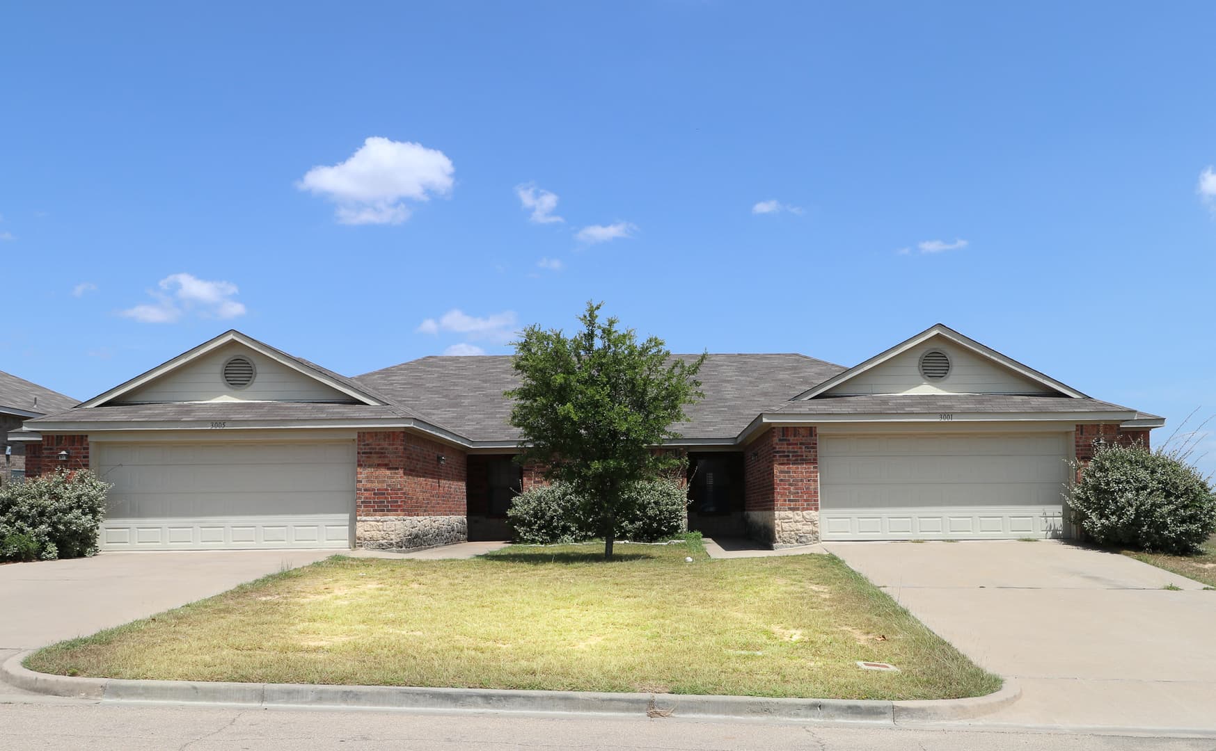 Robinson Apartment: 3001 Breton Street