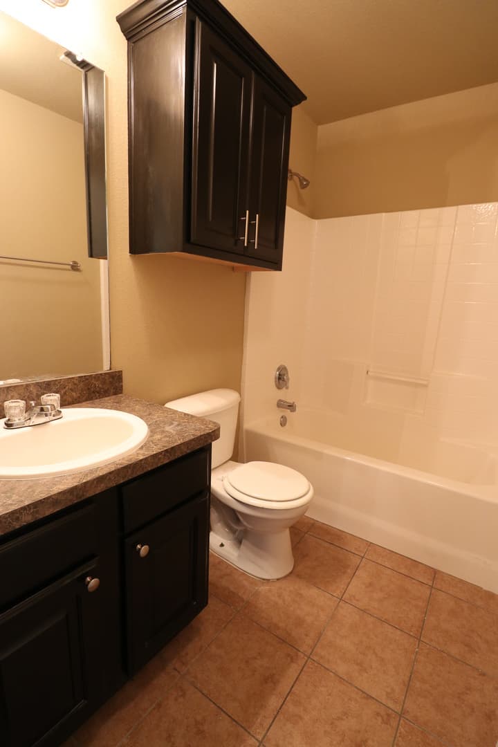 Robinson Apartment: 3001 Breton Street