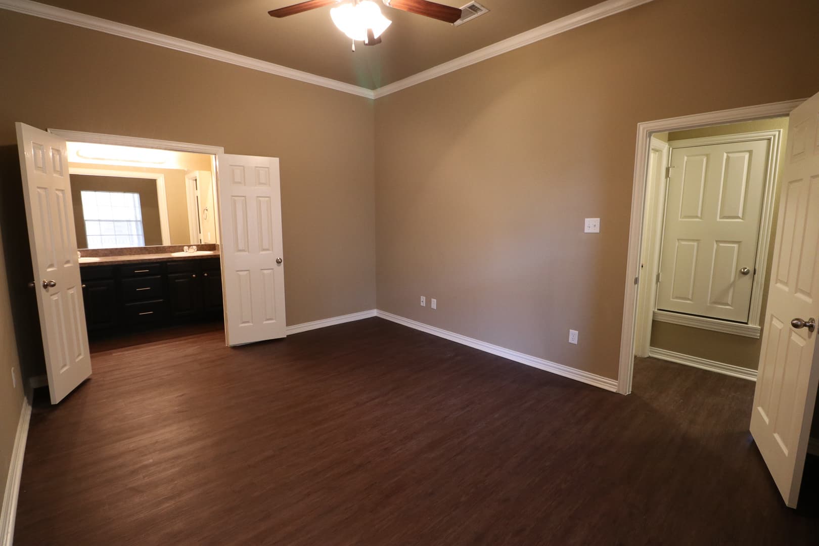 Robinson Apartment: 3001 Breton Street