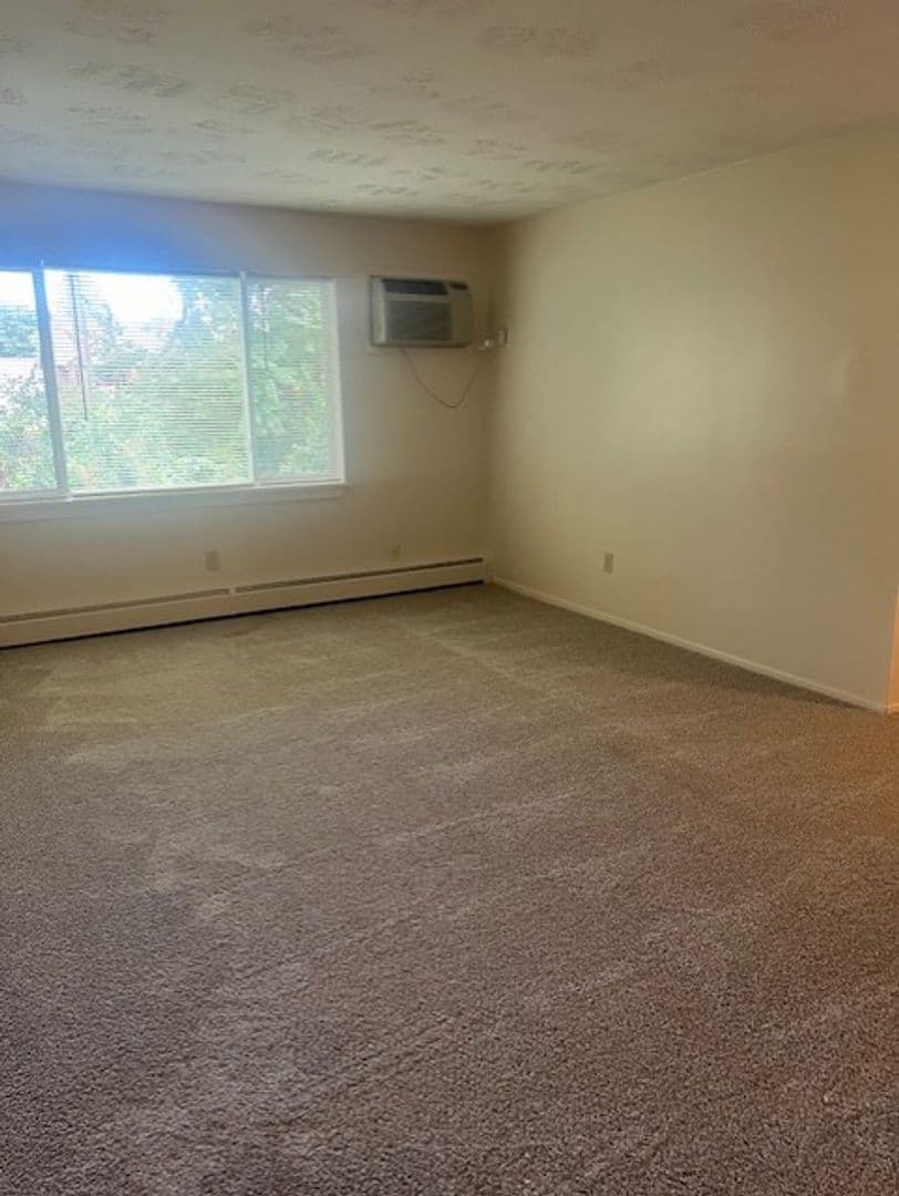 Painesville Apartment: 551-559 W. Jackson Street
