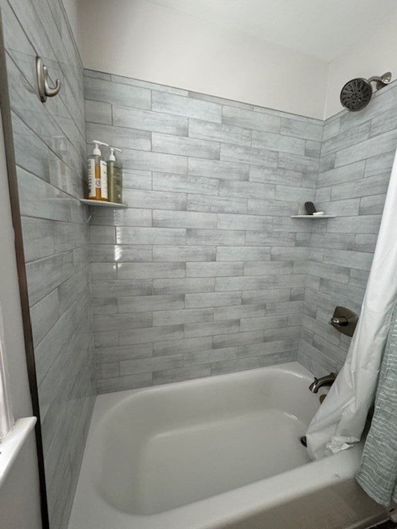 Virginia Beach House: 115 B 85th Street