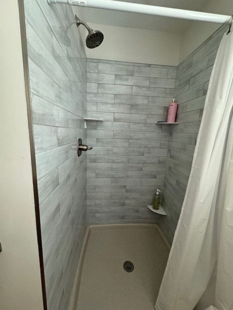 Virginia Beach House: 115 B 85th Street