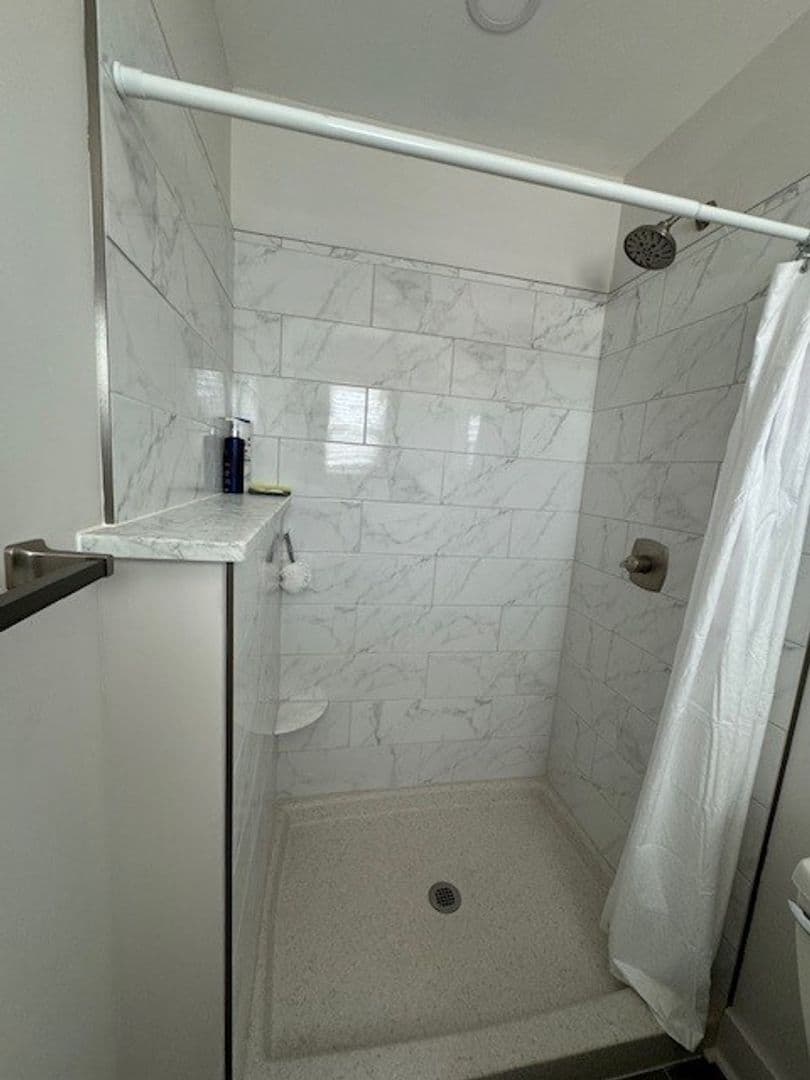 Virginia Beach House: 115 B 85th Street