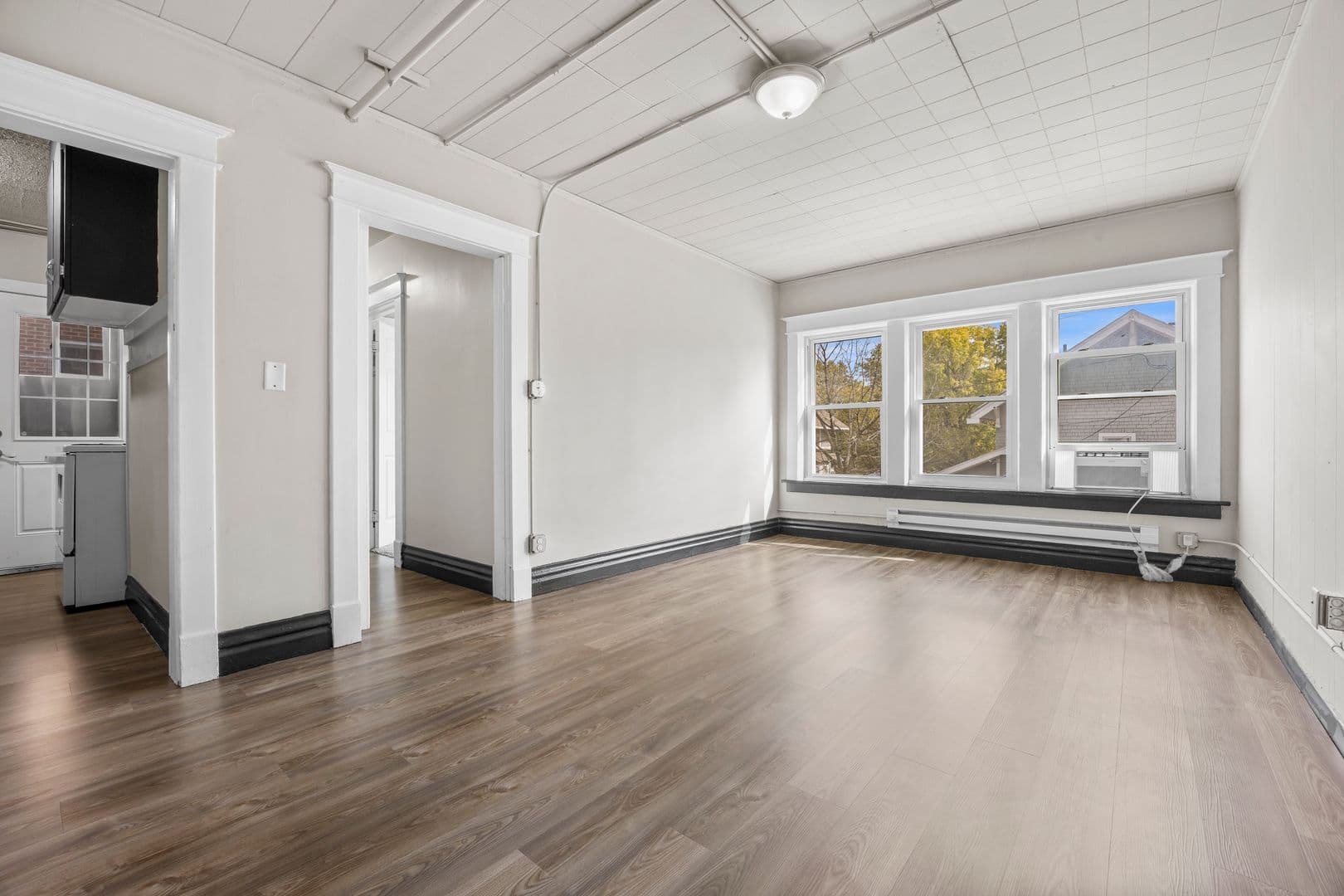 Des Moines Apartment: 2901 Cottage Grove Ave