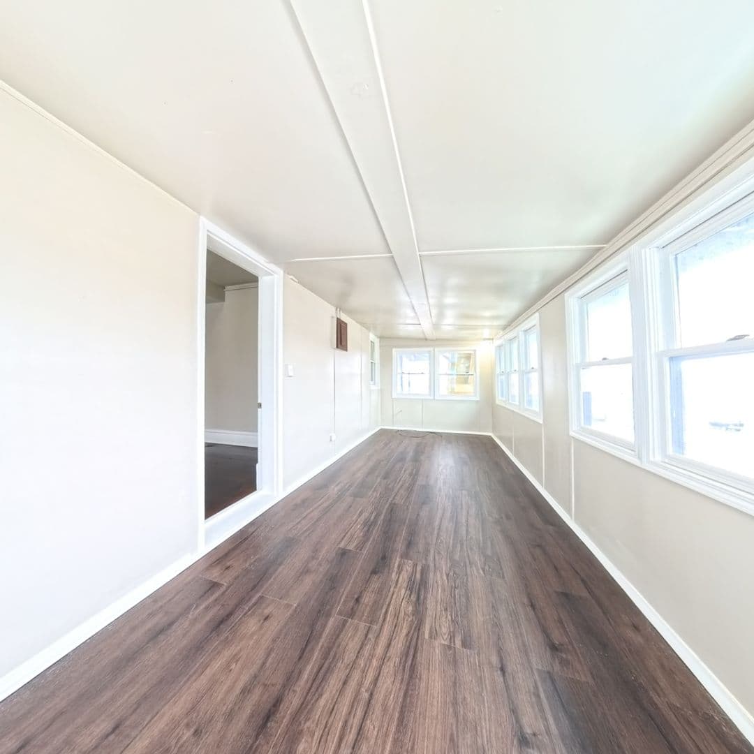 Marshalltown Apartment: 511 W State St