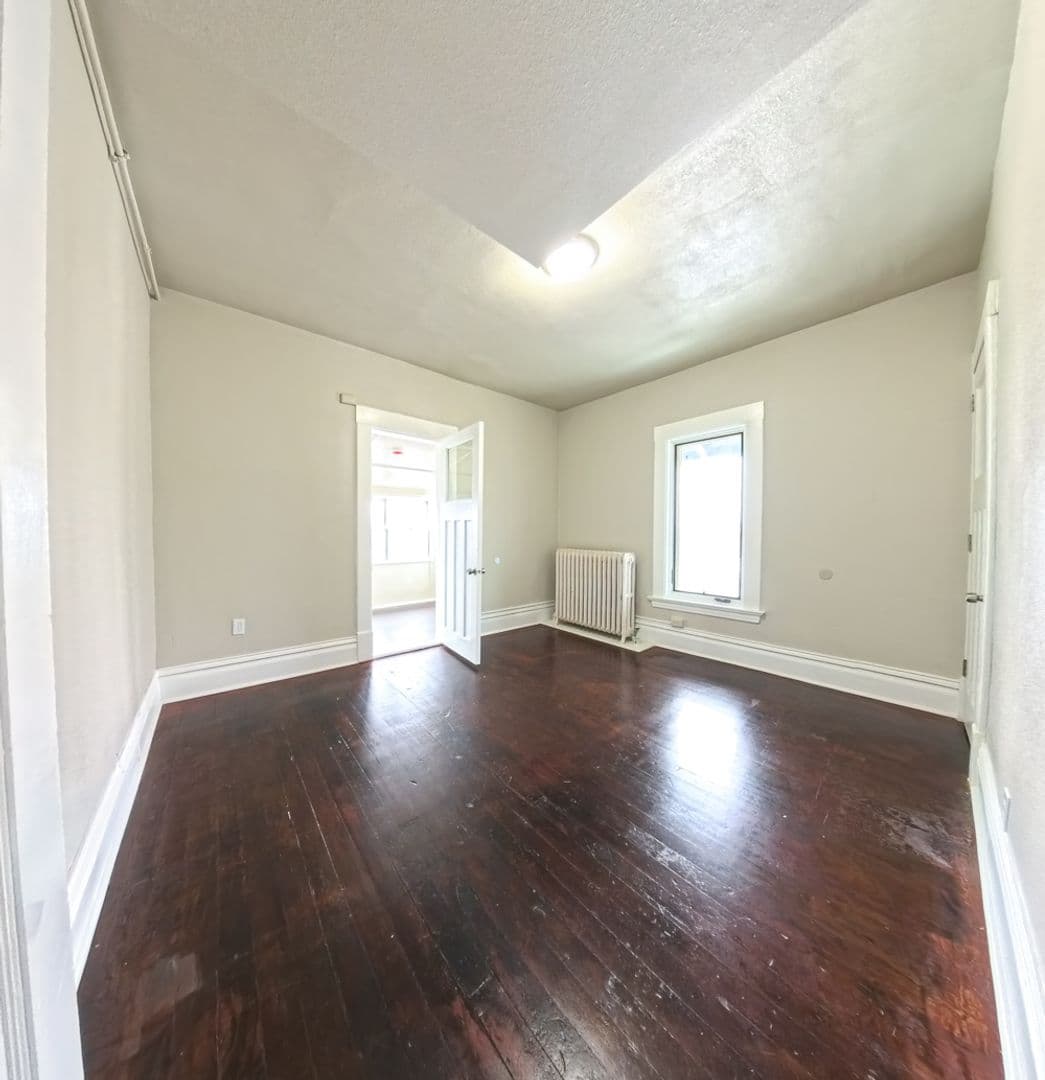 Marshalltown Apartment: 511 W State St