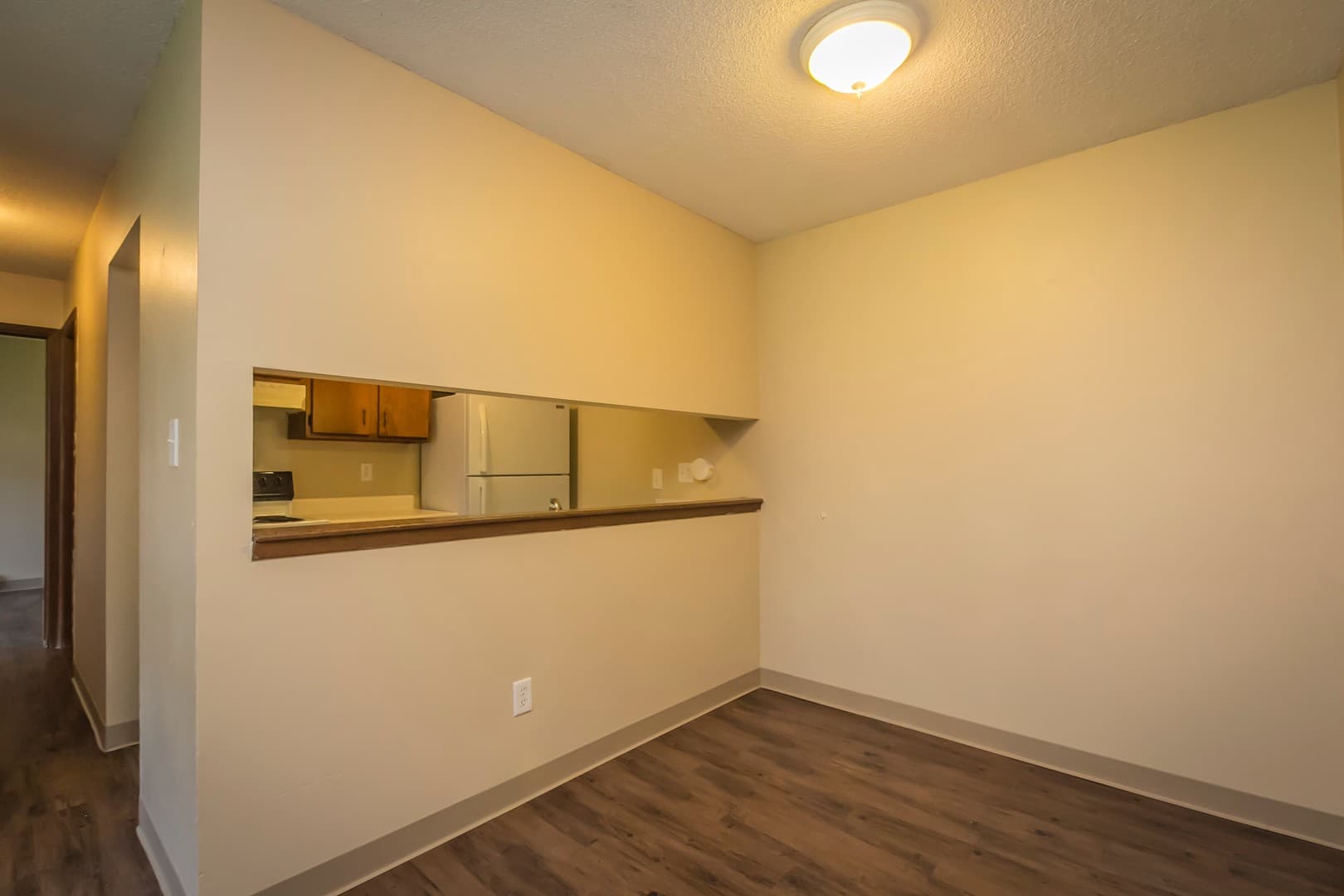 Perry Apartment: 2516 Perry Park Ave