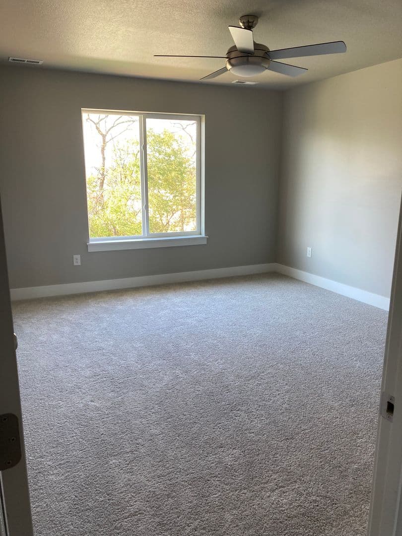 Urbandale House: 5200 155 St