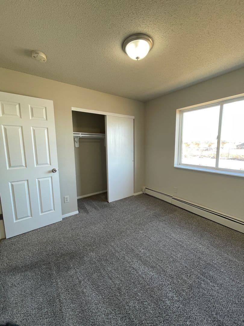 Perry Apartment: 2902 Iowa St