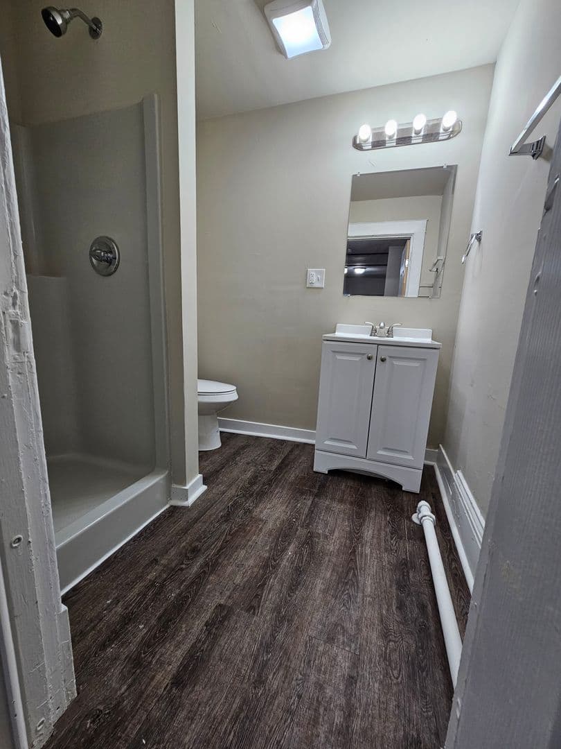 Knoxville Apartment: 202 W Marion St