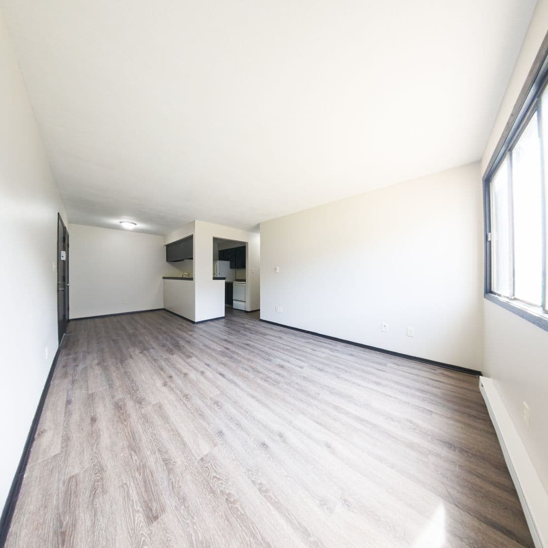 Perry Apartment: 2516 Perry Park Ave