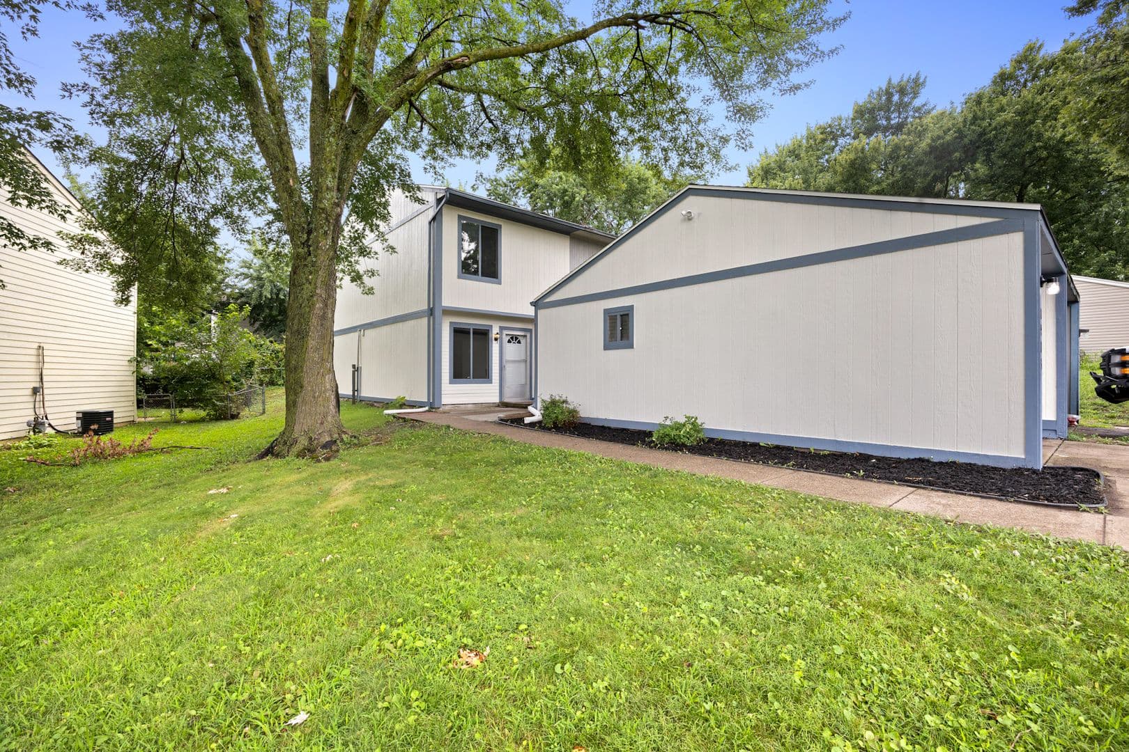 Des Moines House: 1903 E Creston Ave