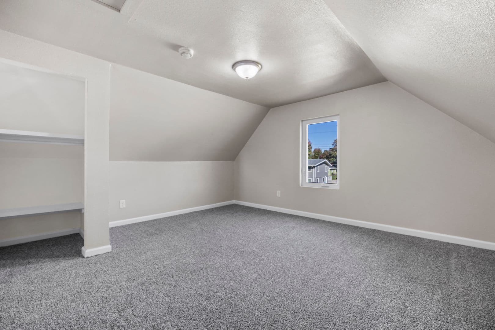 Indianola House: 509 W 2nd Ave