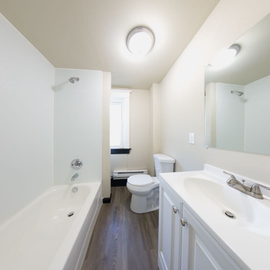 Des Moines Apartment: 2901 Cottage Grove Ave
