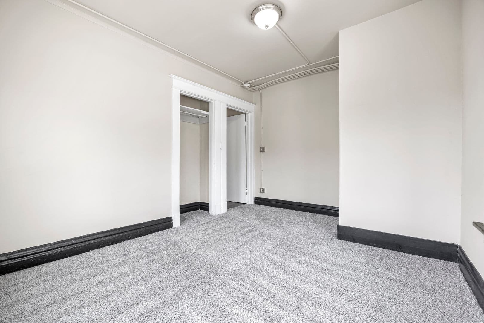 Des Moines Apartment: 2901 Cottage Grove Ave