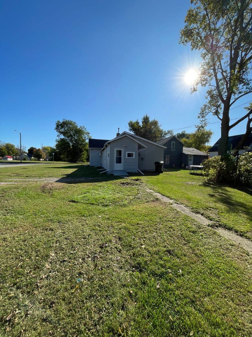 Perry House: 631 3rd St