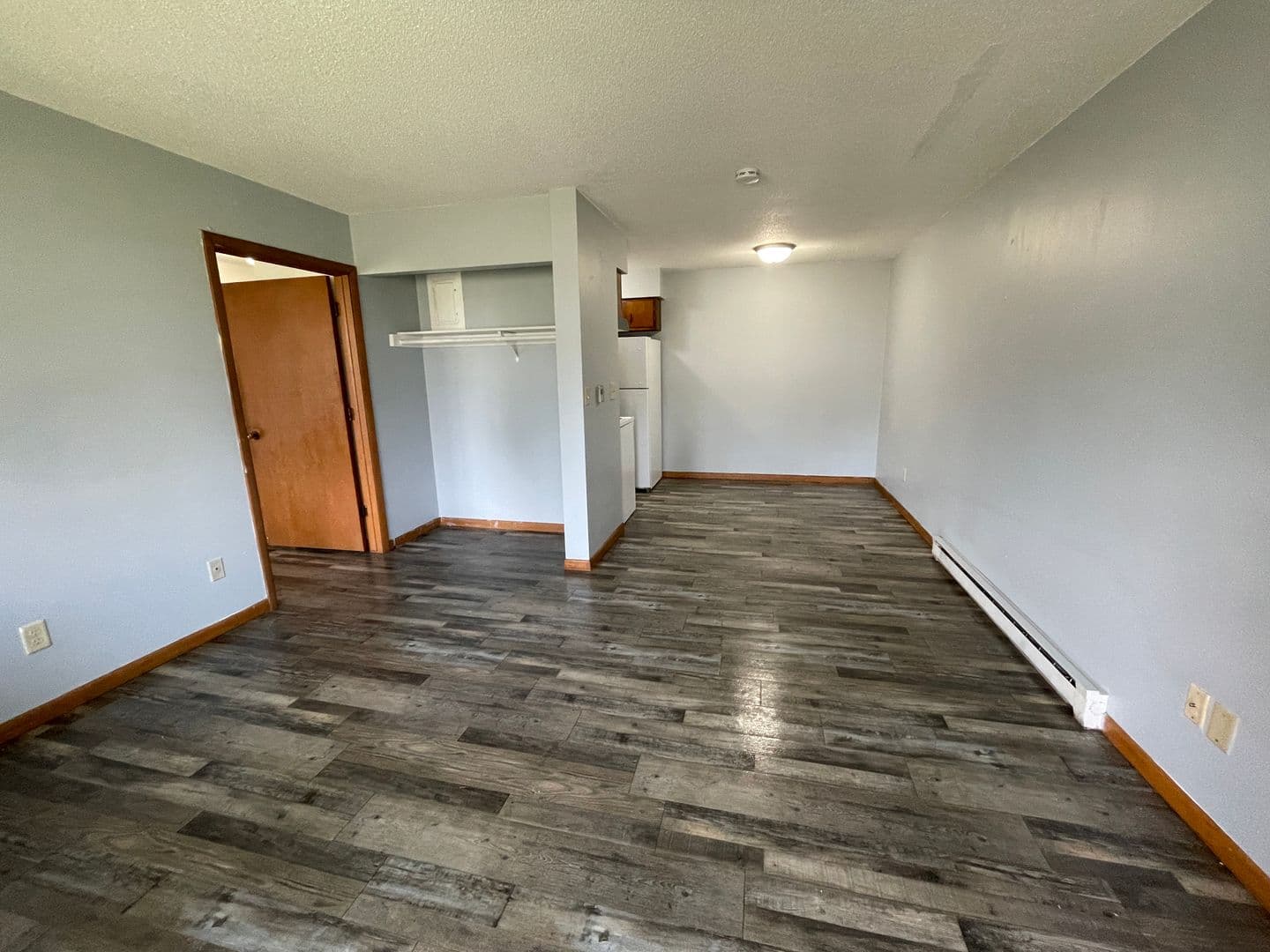 Belle Plaine Apartment: 1307 7th Ave
