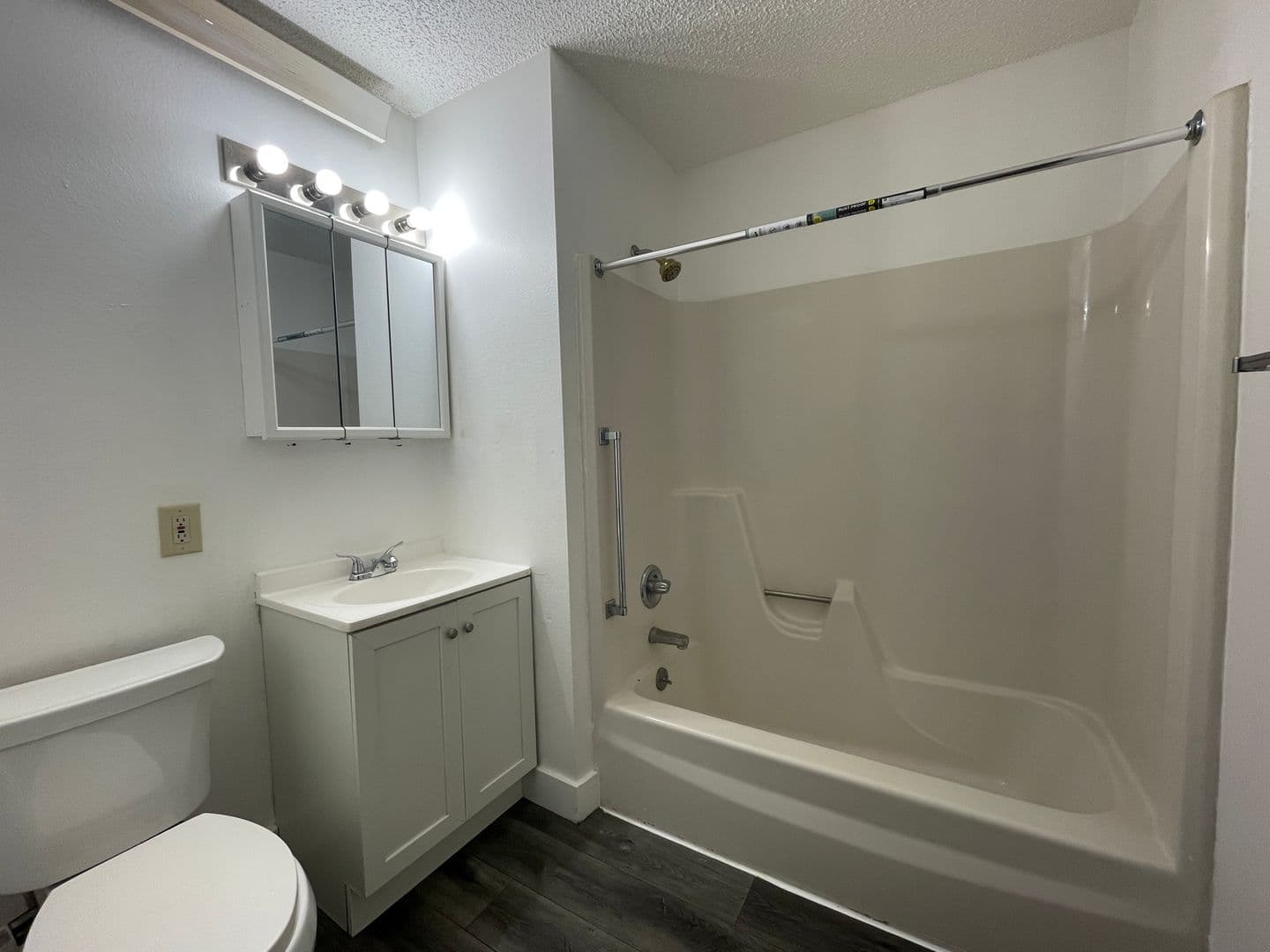 Union Apartment: 505 Barclay St