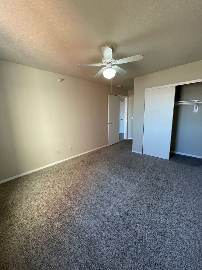 Perry Apartment: 2902 Iowa St