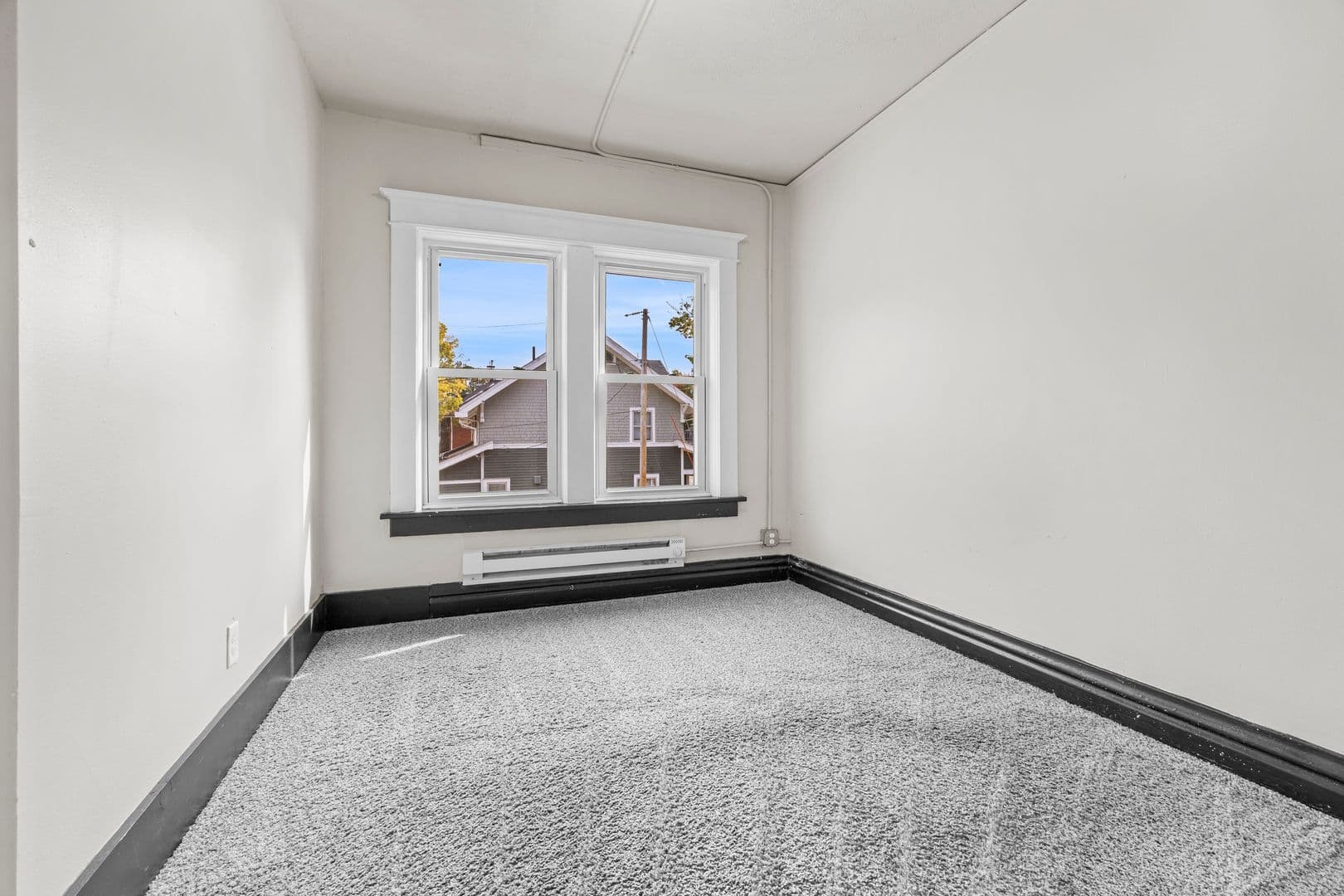 Des Moines Apartment: 2901 Cottage Grove Ave