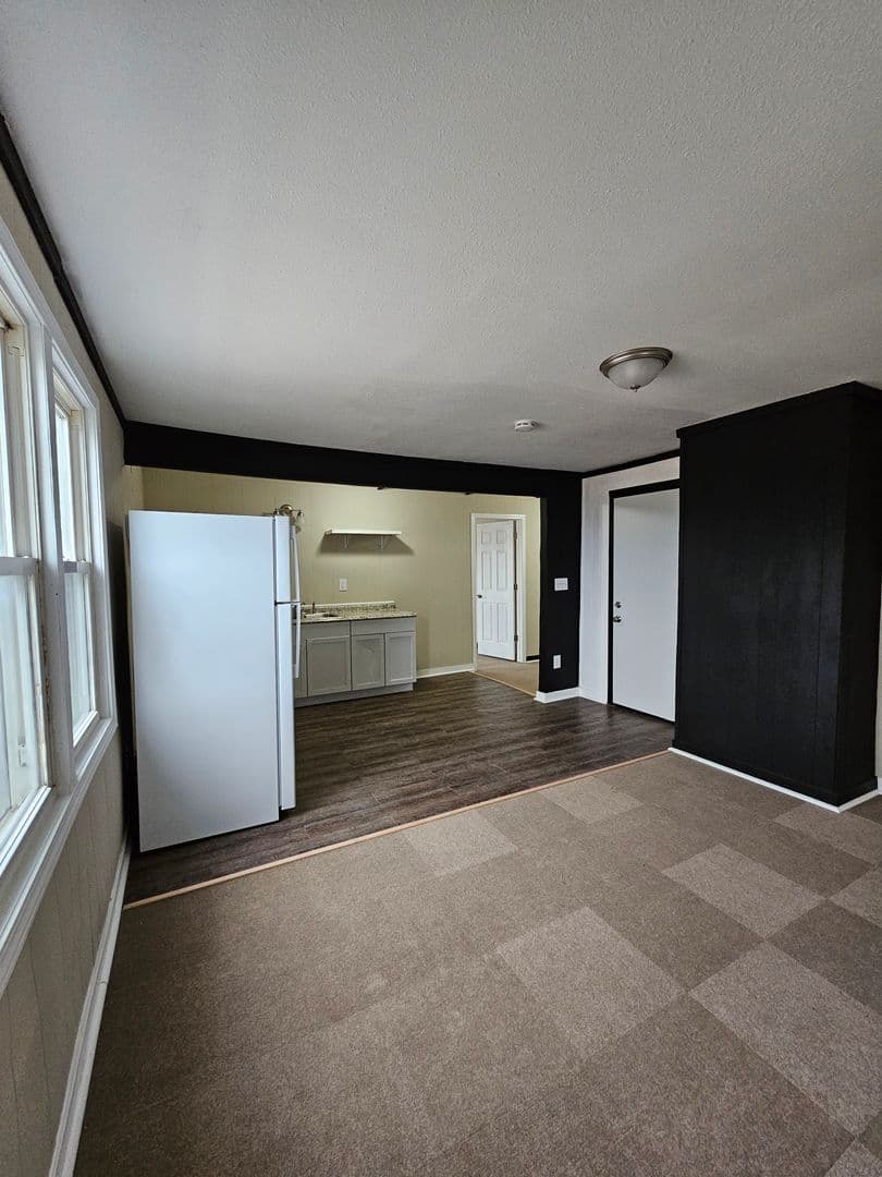 Knoxville Apartment: 202 W Marion St