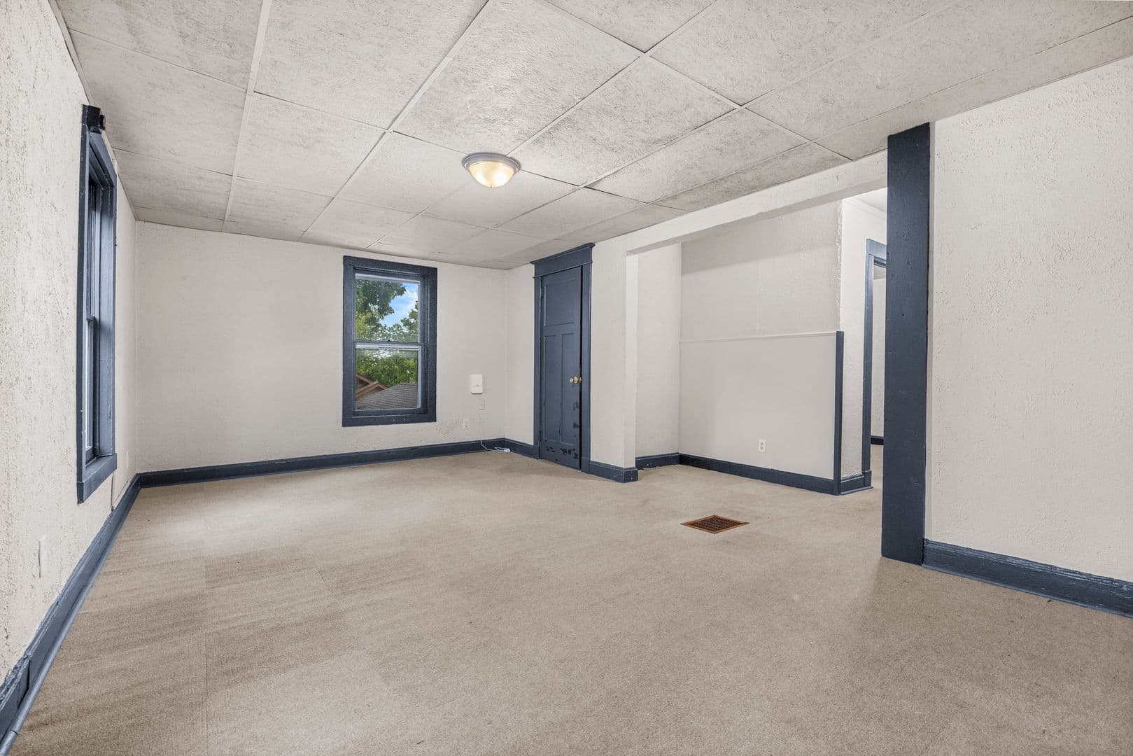 Des Moines Apartment: 1437-1439 11th St
