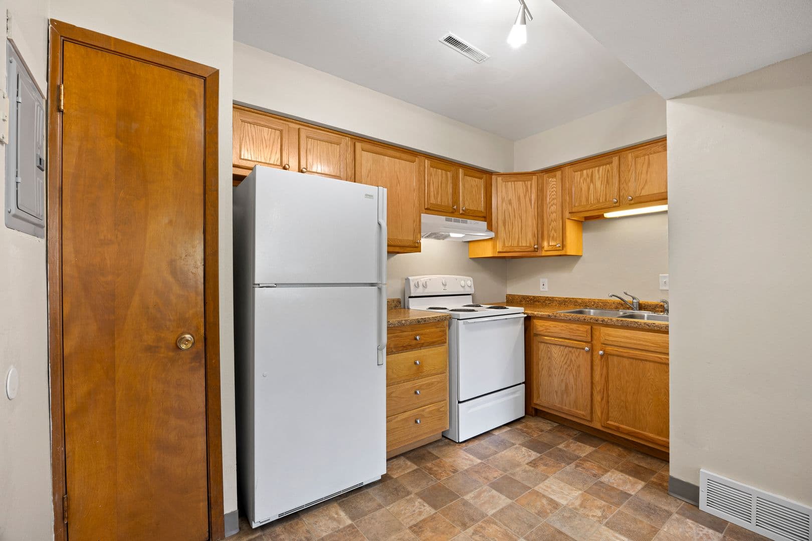 Knoxville Apartment: 1105 N Depot St