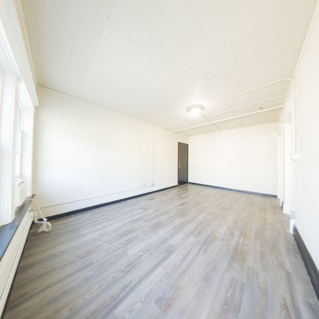 Des Moines Apartment: 2901 Cottage Grove Ave