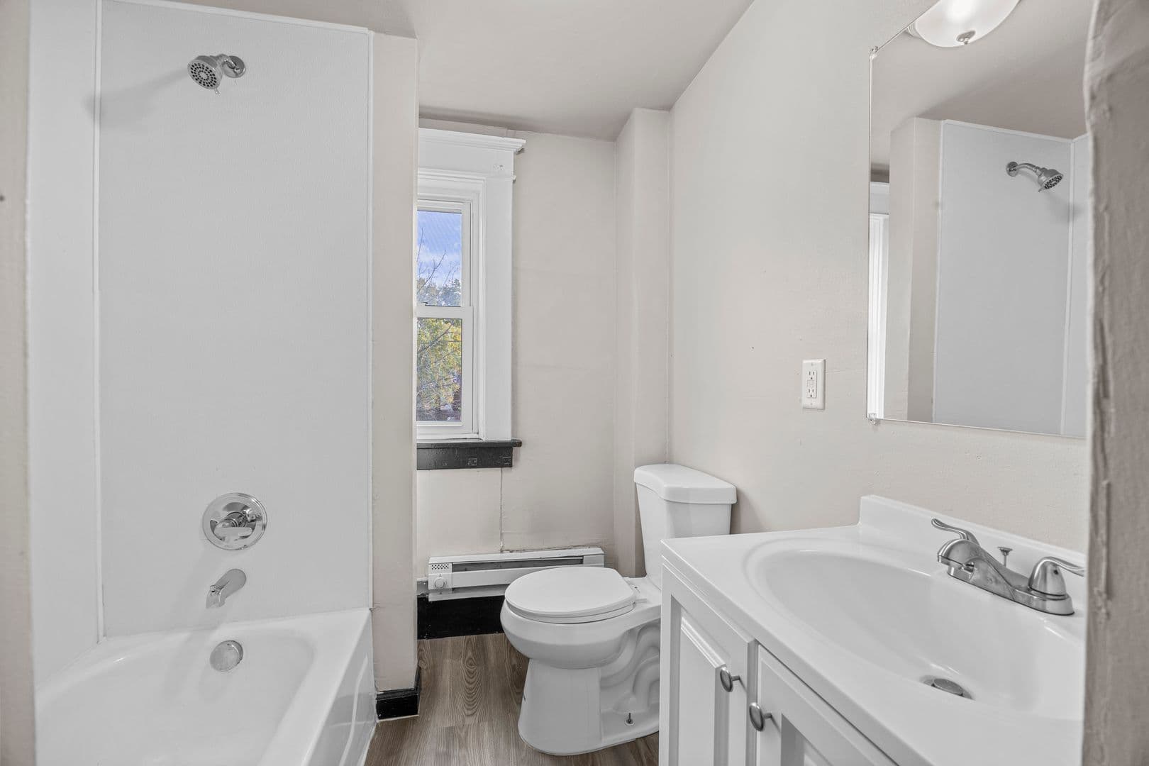 Des Moines Apartment: 2901 Cottage Grove Ave