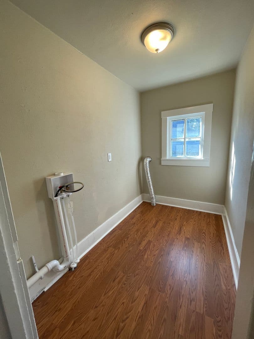 Perry House: 631 3rd St