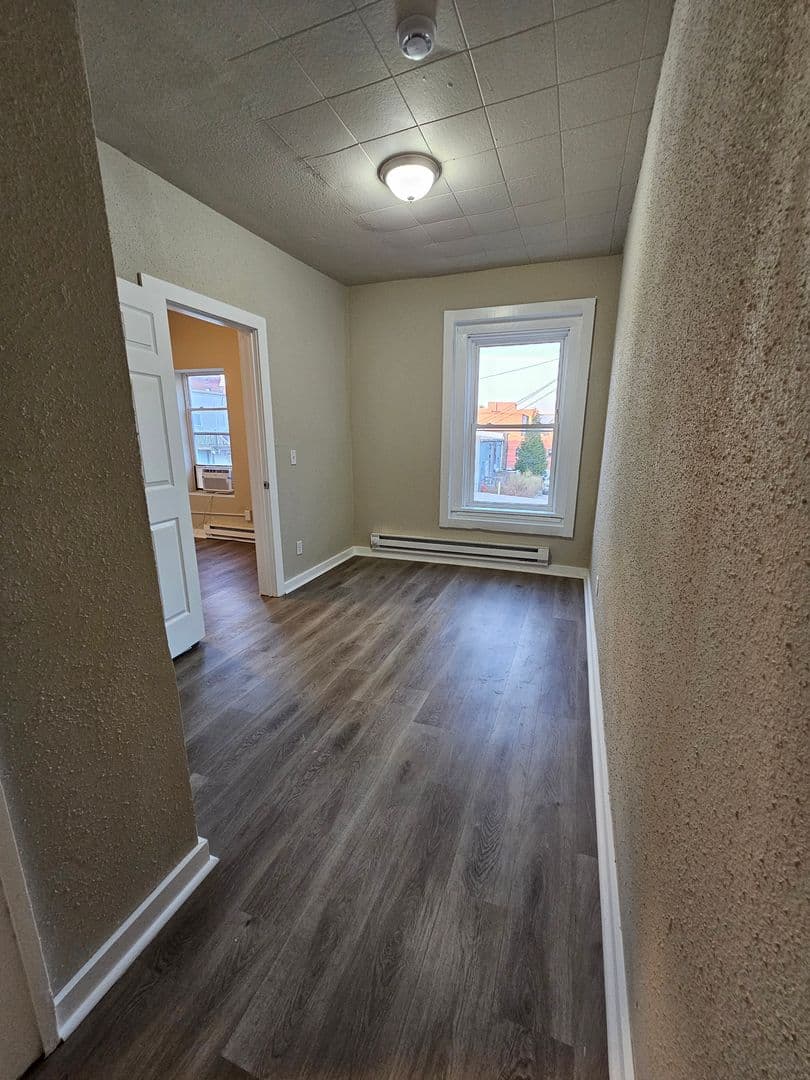 Knoxville Apartment: 102 E Robinson St