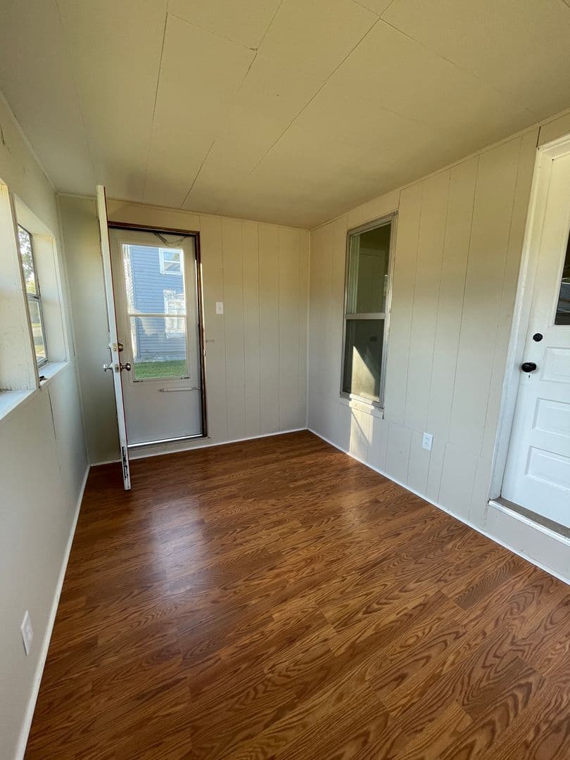 Perry House: 631 3rd St