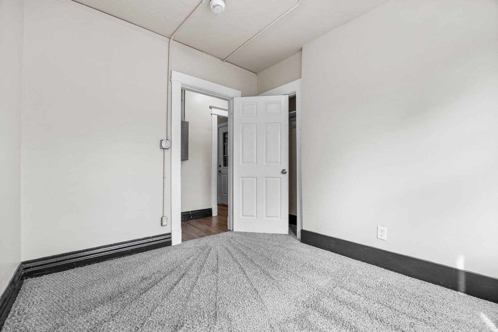 Des Moines Apartment: 2901 Cottage Grove Ave