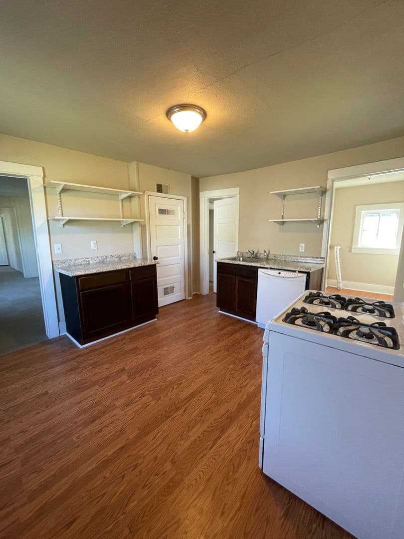 Perry House: 631 3rd St