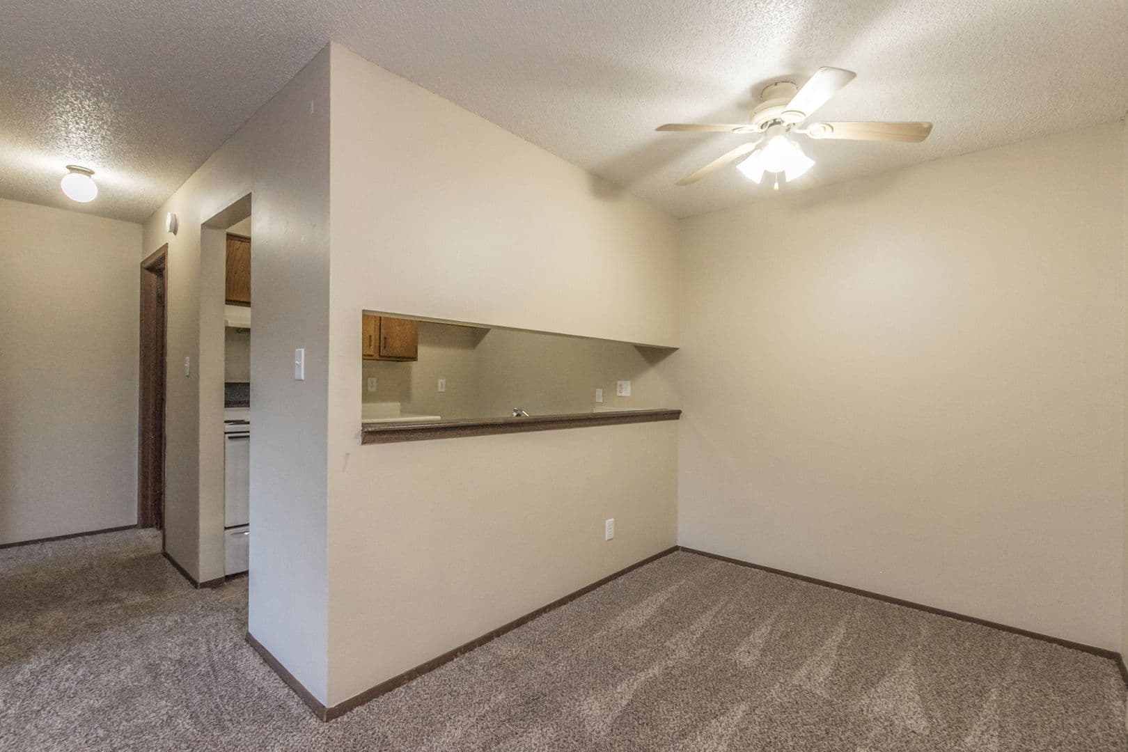 Perry Apartment: 2516 Perry Park Ave