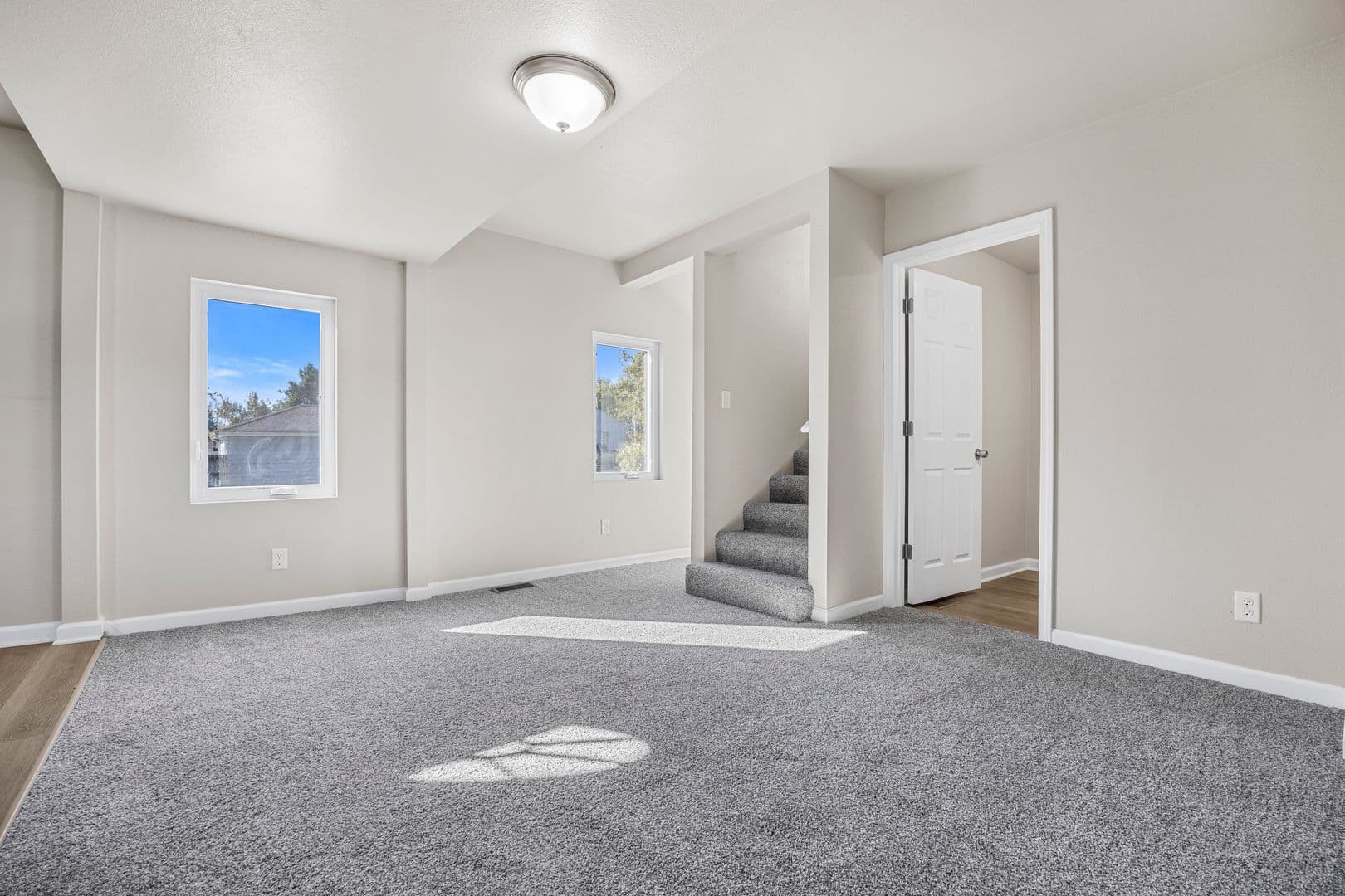 Indianola House: 509 W 2nd Ave
