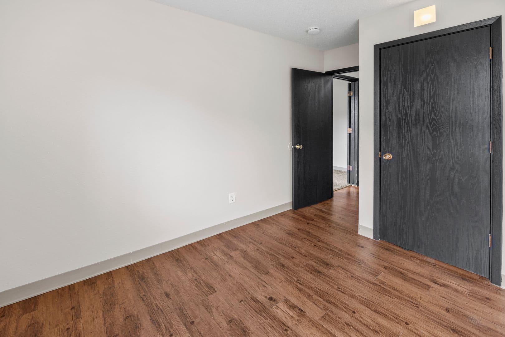 Perry Apartment: 2516 Perry Park Ave