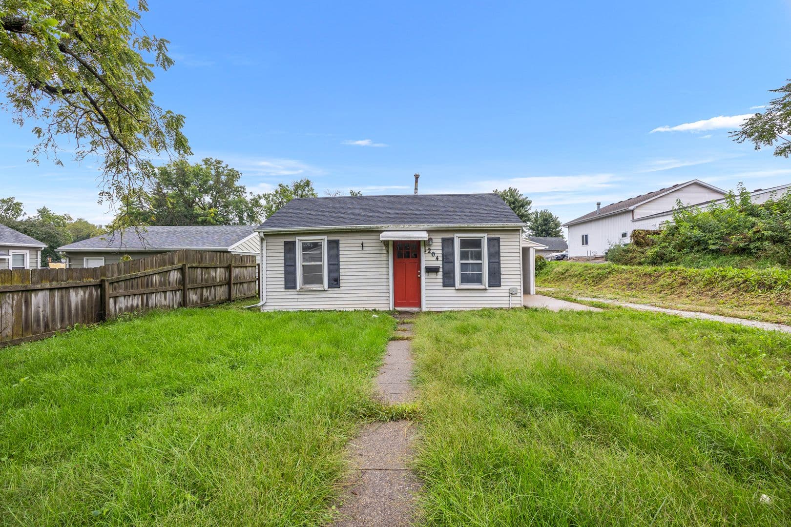 Indianola House: 204 E Franklin Ave
