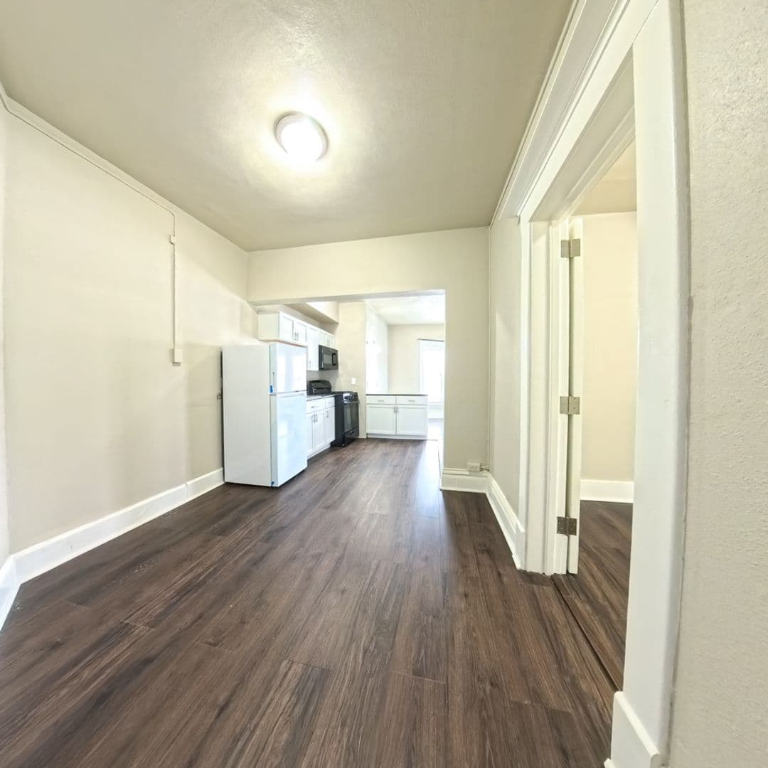 Marshalltown Apartment: 511 W State St