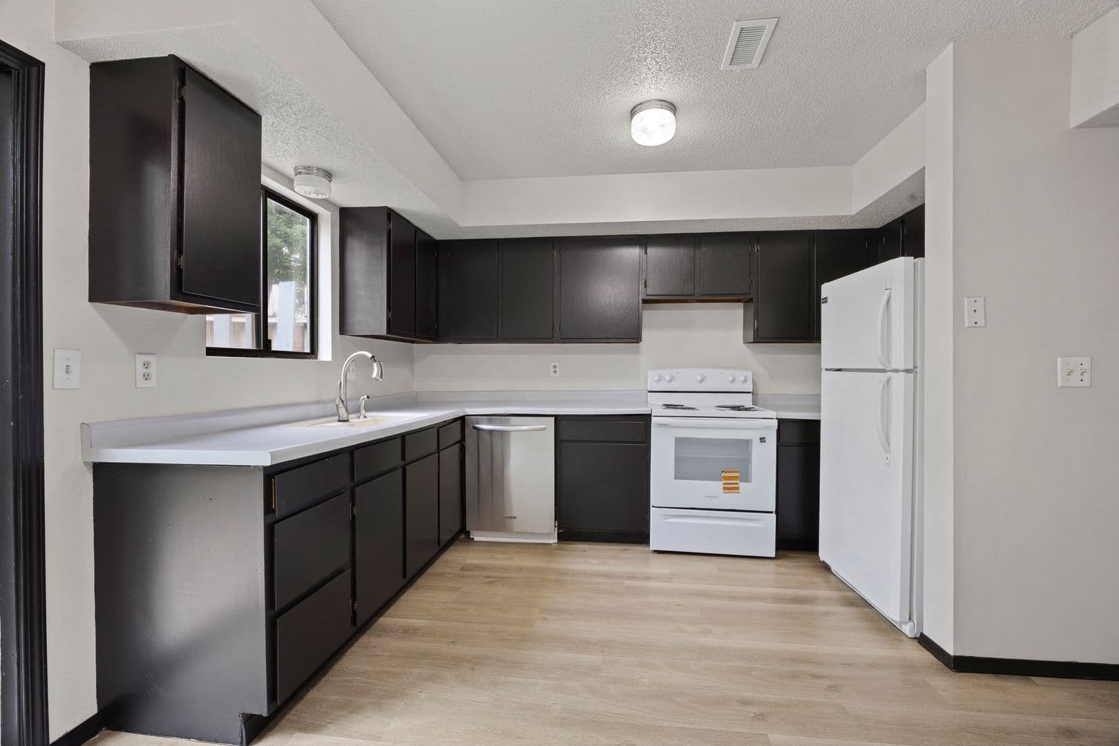 Des Moines House: 1903 E Creston Ave